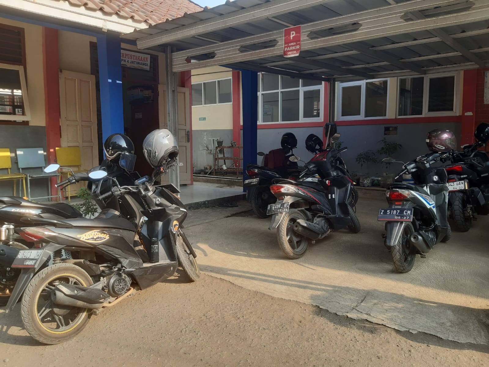 Parkir Sekolah